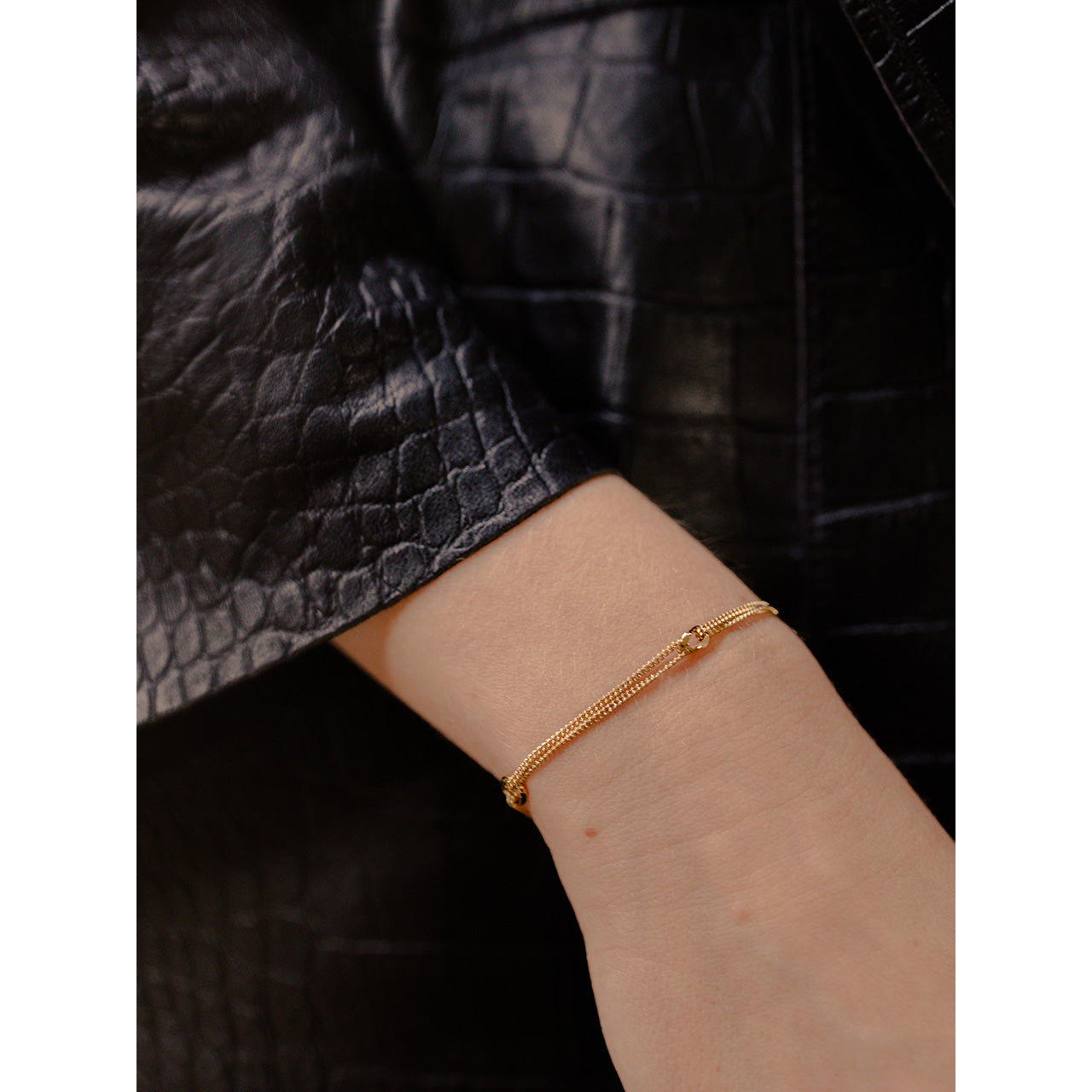 This bracelet is a delicate nod to our admiration for chains, a design element that has been prominently featured in our collections for the past decade.