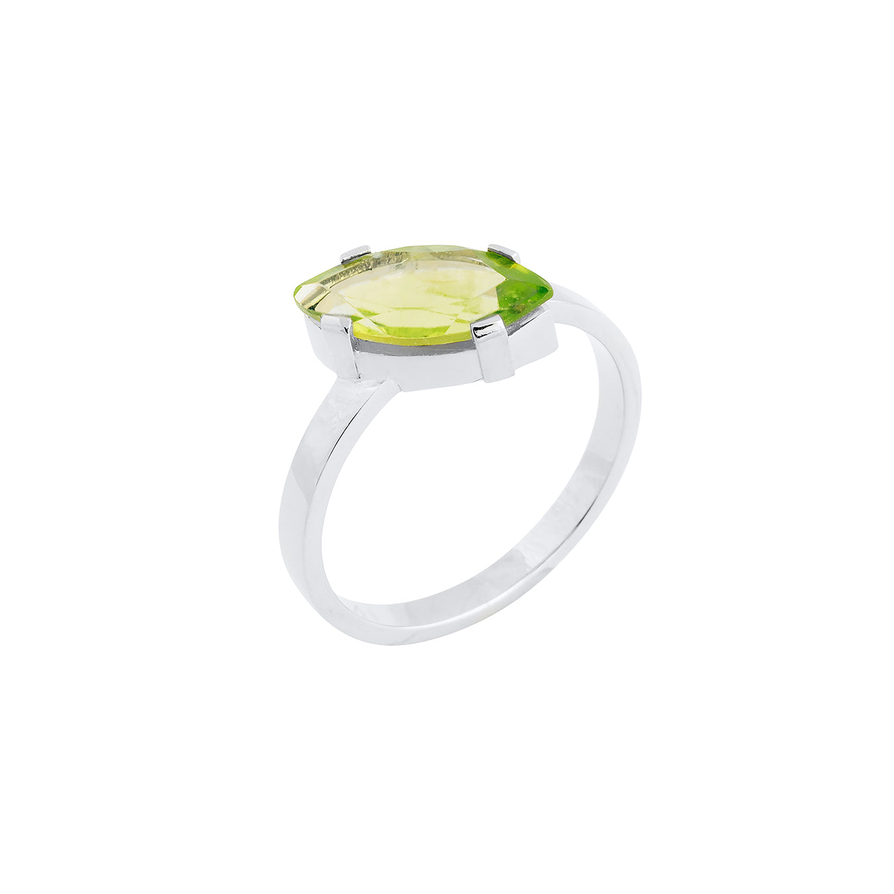 Twist ring with peridot