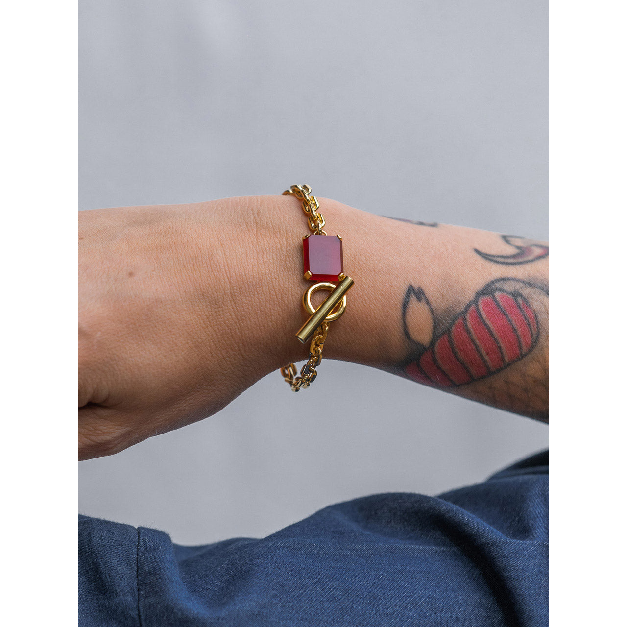 gold agate t-lock bracelet