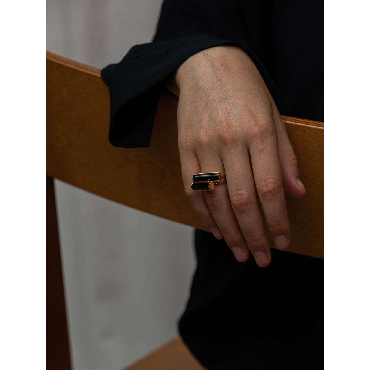 serif double ring with black agate